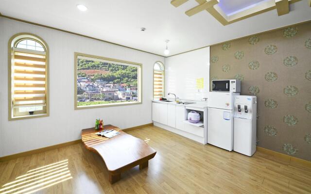 Tongyoung Macaio Pension