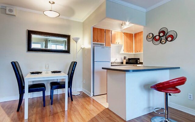 1-Bedroom Crescent Street by Hometrotting