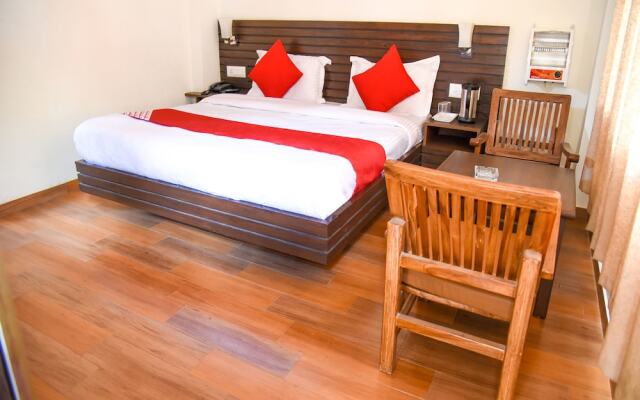OYO 13705 Lonchenpa BnB
