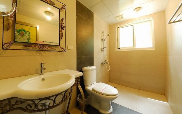 shinmingshan holiday inn