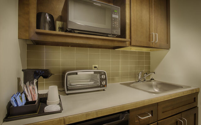 Sun & Ski Inn And Suites