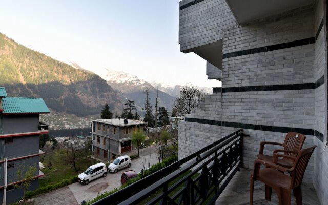 OYO 12735 The Manali Lodge
