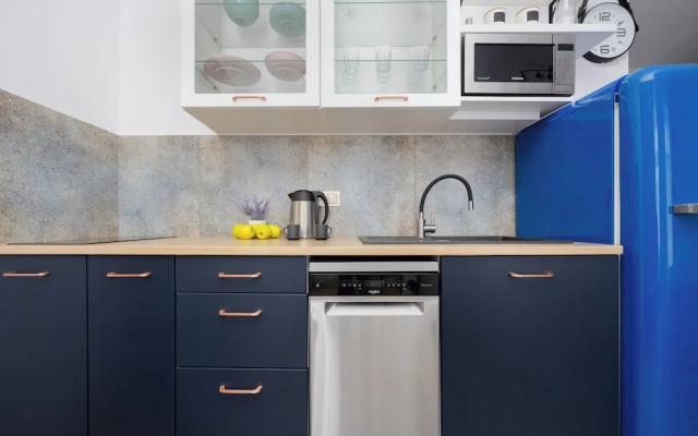 A Unique Studio for 4 by Renters