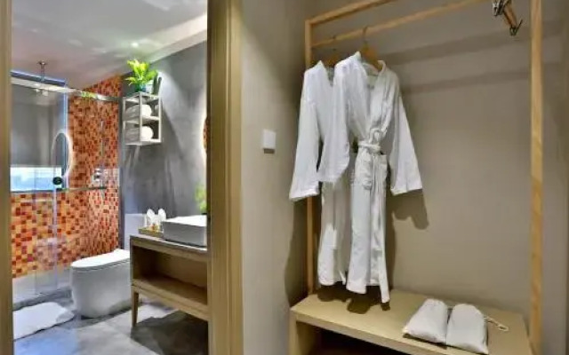 Yiwu Zhixuan Flower Hotel