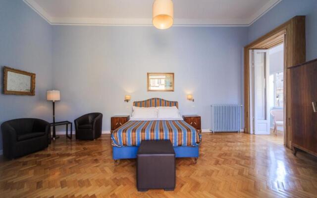 SpaccaNapoli Comfort Suites