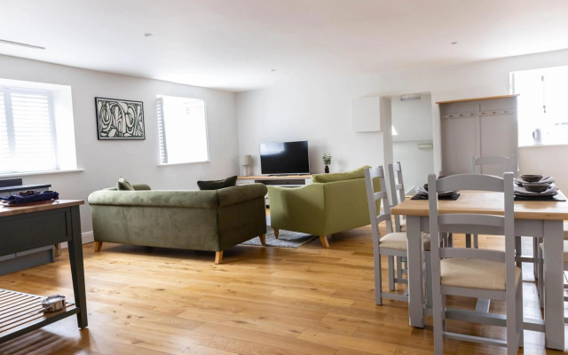 Serviced Guest ApartSuites The Unicorn