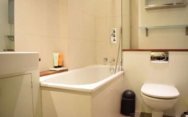 2 Bedroom Flat In East London