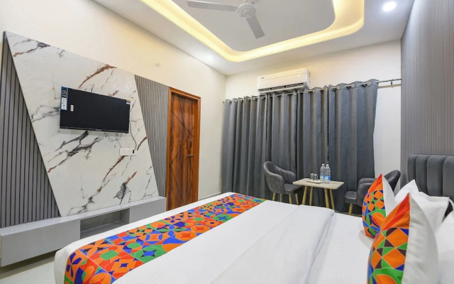 Fabhotel Regal