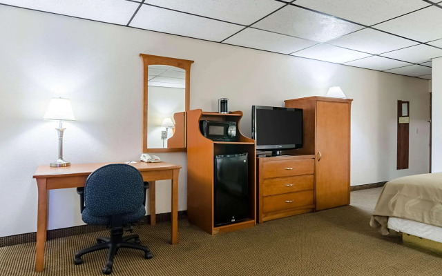 Quality Inn & Suites Salina