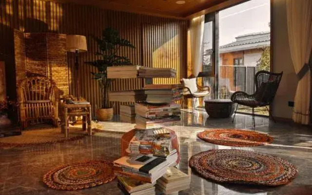 Nest Bar B & B