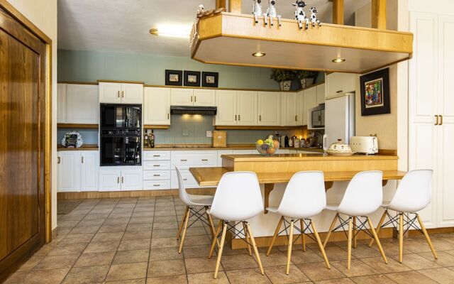 Vaal River YOLO Spaces – Vaal River Bush Lodge
