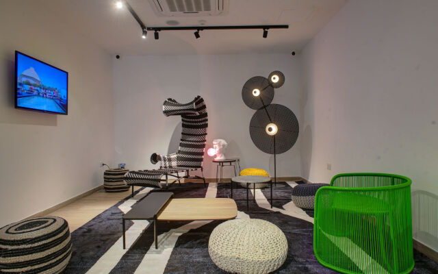 IKYK Hotel - IK Collection