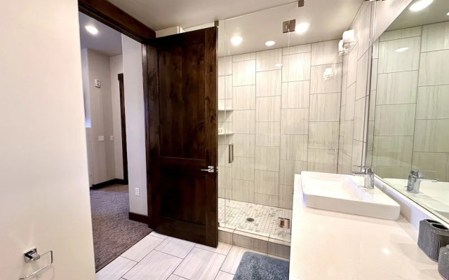 Blackstone Overlook 312 2 Bedroom Condo