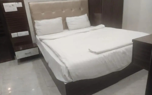 Goroomgo singh residency Gurugram