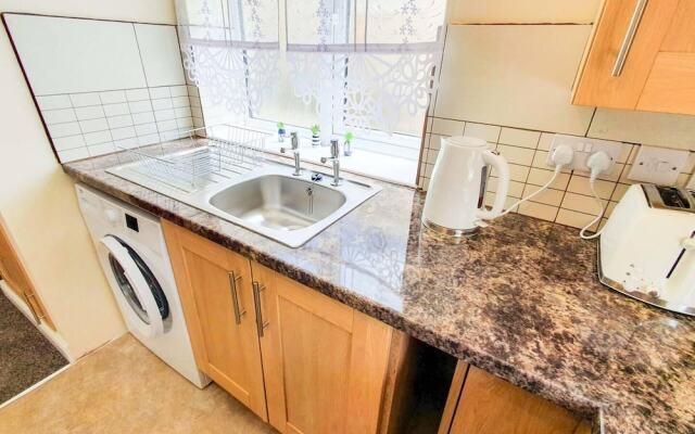 Captivating 1-bed Apartment in Stroud