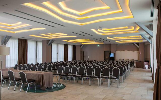 4 Spa Resort Hotel