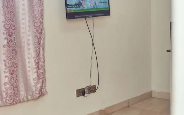 9 Roses Hotel