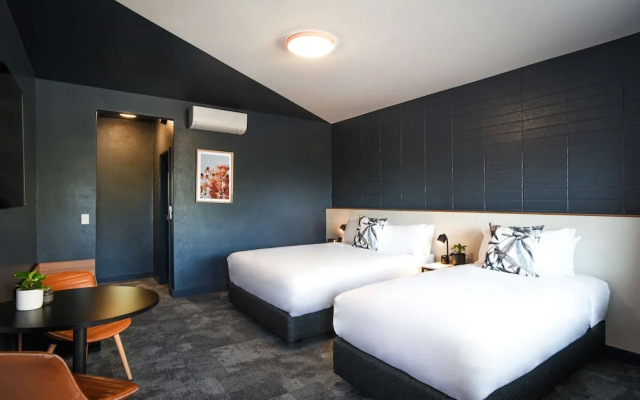 Parkside Motel