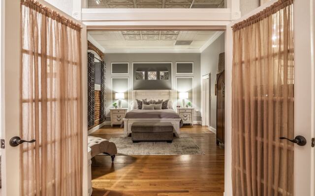 Elegant Loft-style Retreat in Old Firehouse Alley