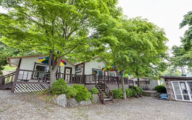Yangpyeong Let's Go Valley Pension