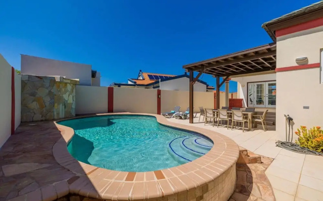 Sleeps 11 6 Bedrooms Privatepool Outdoor Dining