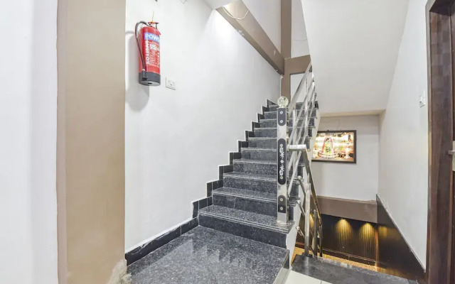 Fabexpress Anandam Palace Guest House
