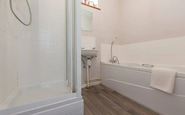 4 Bedroom House in Popular Park Area