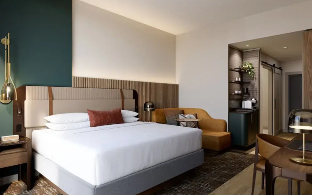 Hotel Phoenix Centennial Yards