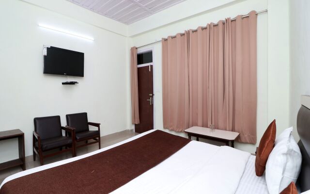 OYO 13908 Hotel India