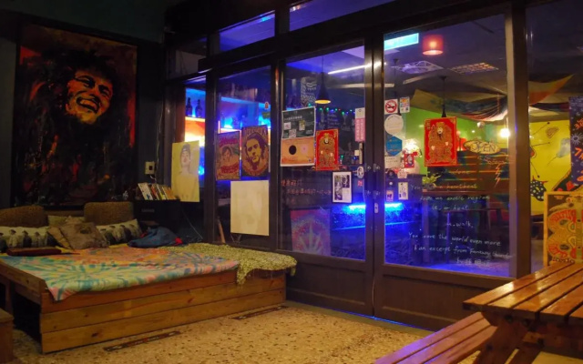 Dulan The Travel Bug Bistro Inn