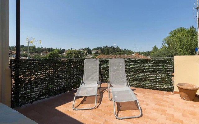 Hill's view terrace apartment