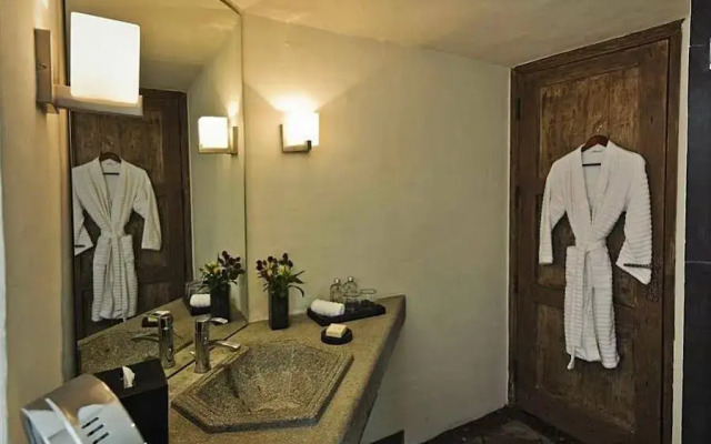 The Alest Hotel
