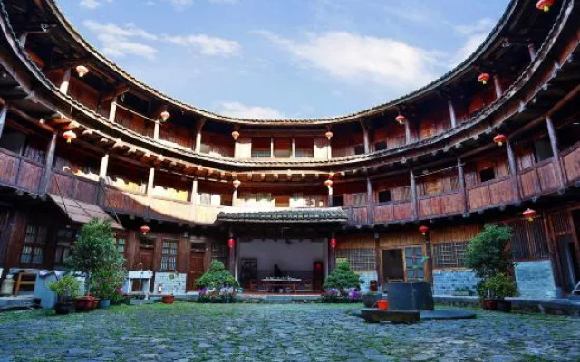 Tea Man Station 3 Fuqian Building 1906 Tulou Homestay