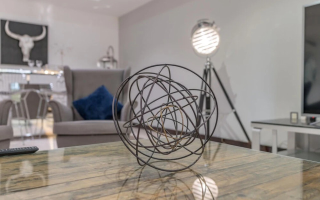 Lux BnB Duplex Casa Private Garden JBR