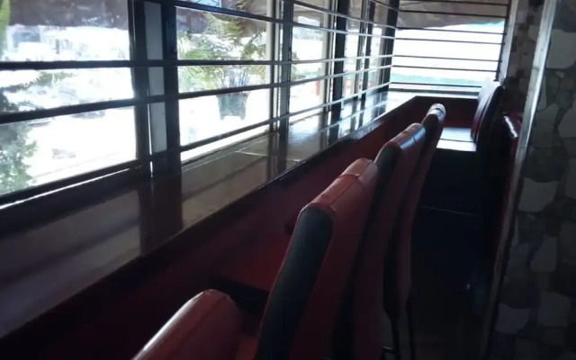 Bricks Pub & Hotel - Adults Only