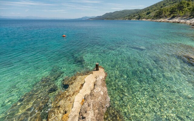 Amazing Home in Blato with Hot Tub, WiFi & 5 Bedrooms