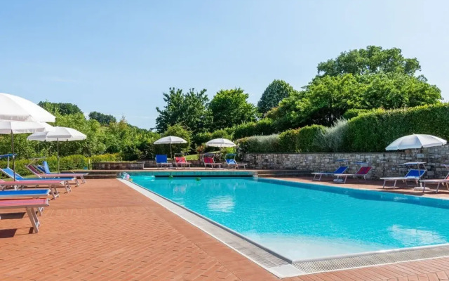 Pretty Holiday Home in Gubbio With Garden