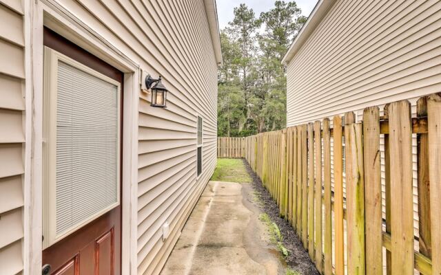 Charming North Charleston Townhome - Pets Welcome!