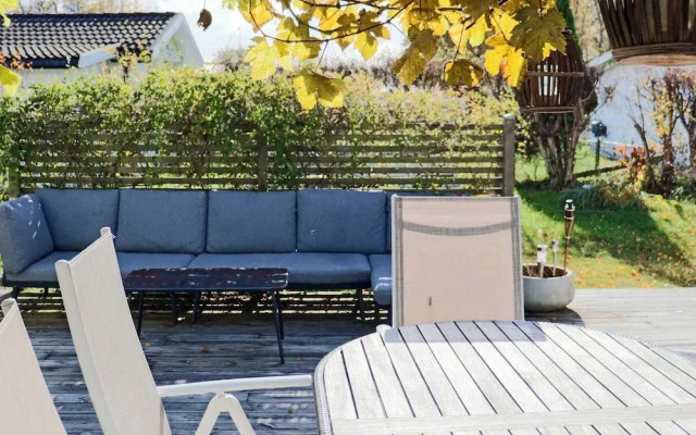 6 Person Holiday Home in Skummeslovsstrand