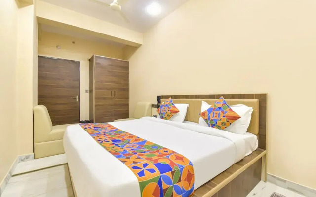 Fabhotel Pearl Square