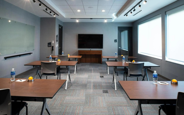 Aloft North Kansas City
