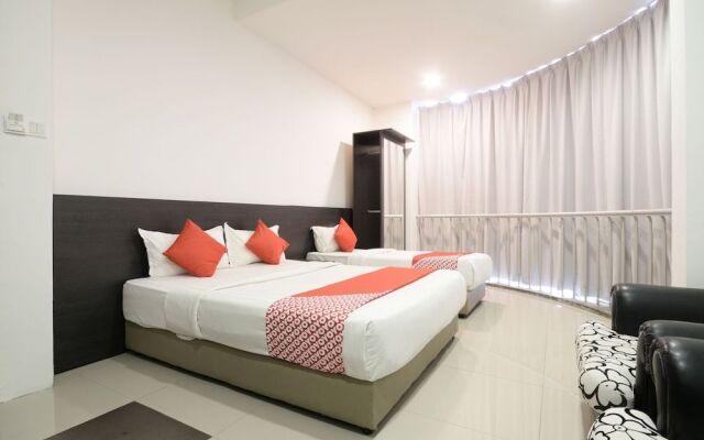 OYO 906 Happy 92 Hotel Lumut