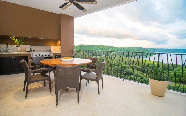 Papagayo Luxury