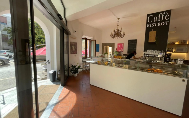 Hotel Caffè Verdi - 24 hours Reception
