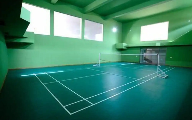 Aarohi Starz Club & Spa