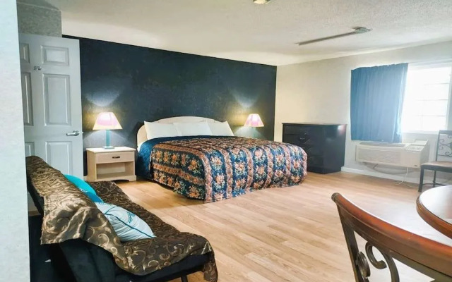 Studio Inn & Suites