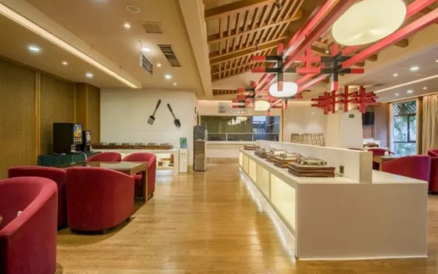 Vyluk J Hotel South Asian Garden Dianchi