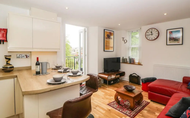 Apartment 4 10 Somers Court