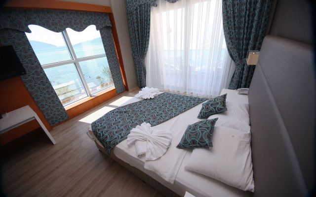Point Beach Hotel