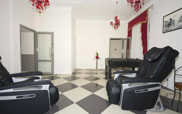 Royal Hotel